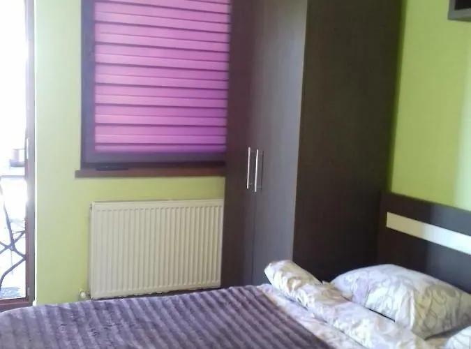 Pensión Casa Ultraviolet 3*