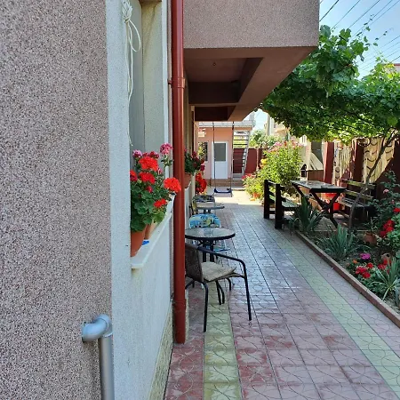 Guest house Casa Ultraviolet Navodari