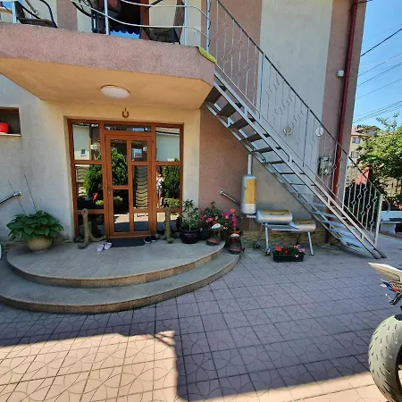 بيت ضيافة Casa Ultraviolet Năvodari