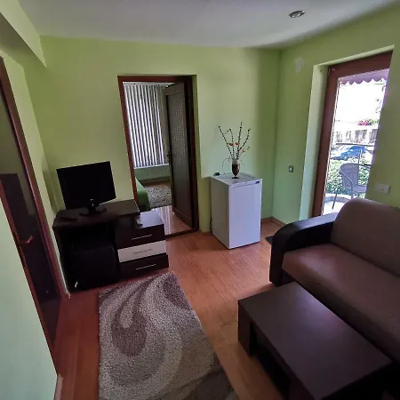 Casa Ultraviolet