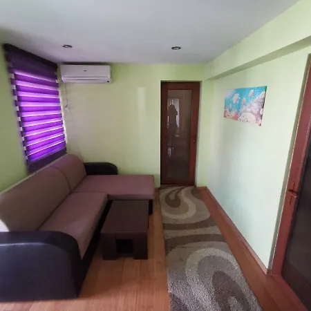 بيت ضيافة Casa Ultraviolet Năvodari